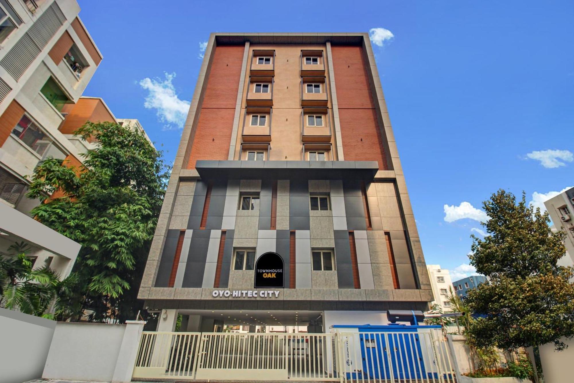 Super Townhouse Oak Hitec City Near Image Hospital Hyderabad Exterior foto