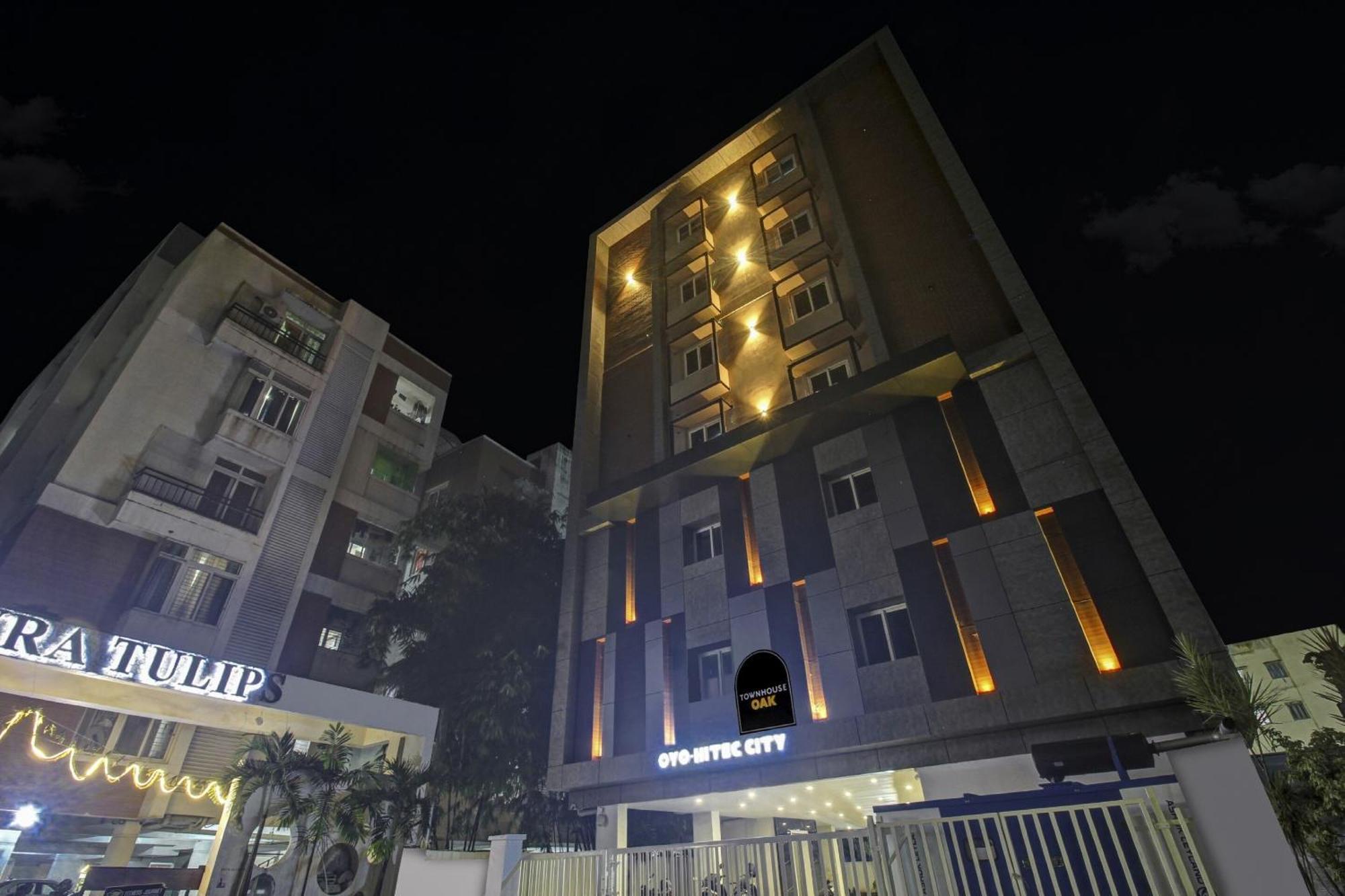 Super Townhouse Oak Hitec City Near Image Hospital Hyderabad Exterior foto